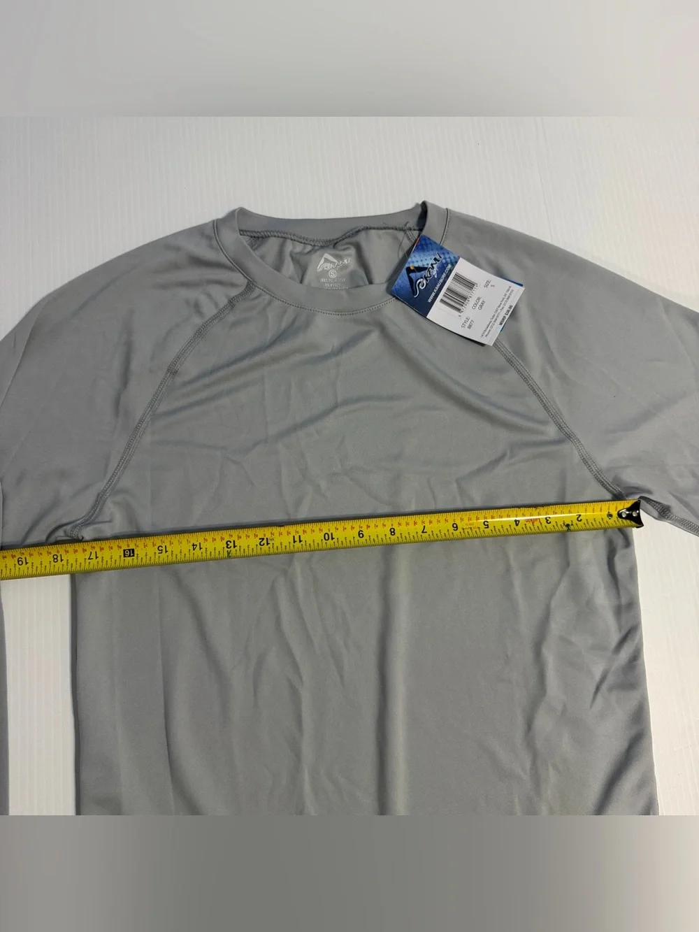 NWT Kanu Surf Gray Long Sleeve Rash Guard Top S UPF 50 Athletic Swim Beach
